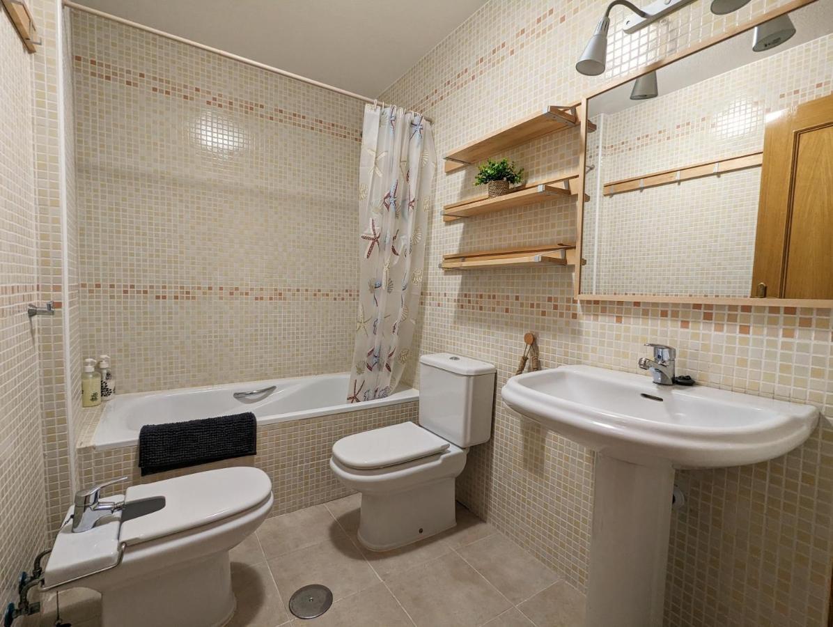 Apartamento Las Palmeras - Con Terraza, Barbacoa, Aire Acondicionado Y A 250M De La Playa! Los Alcázares Eksteriør bilde